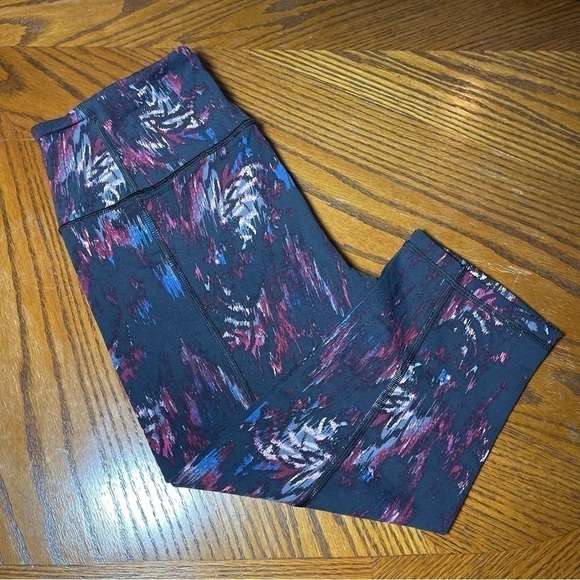 Victoria's SECRET NWT Cropped Leggings Sx Small - Picture 8 of 9